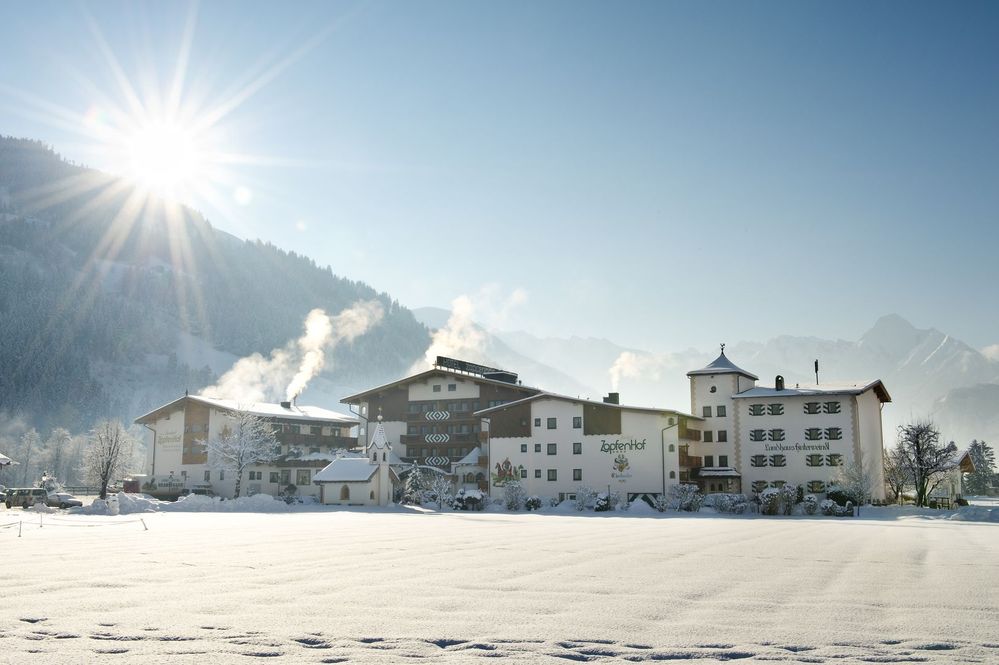 Silvester-Skiurlaub 2026/27 im Landgut Zapfenhof in Zell am Ziller