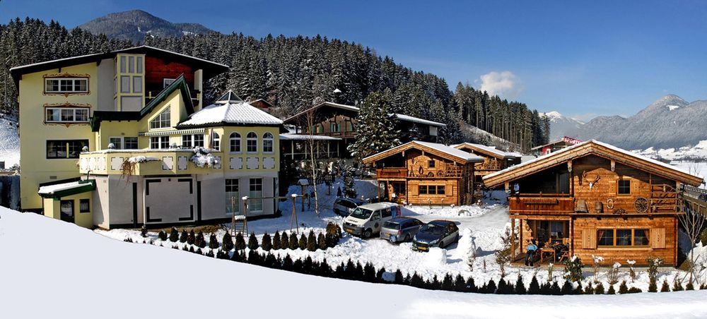 Silvesterurlaub mit Skipass 2026/27 im Almdorf Fügen in Fügen
