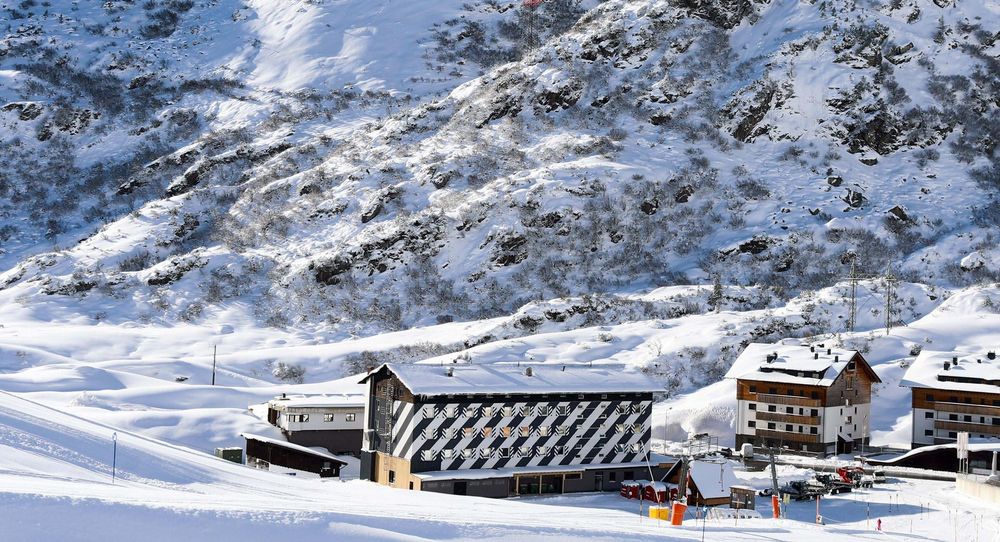 Silvesterurlaub in den Bergen 2026/27 im Hotel Hit the Sky in St. Anton am Arlberg