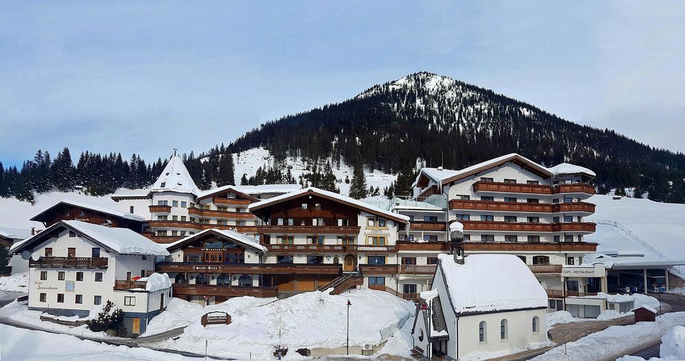 Jahreswechsel in den Bergen 2026/27 im Hotel Thaneller in Berwang
