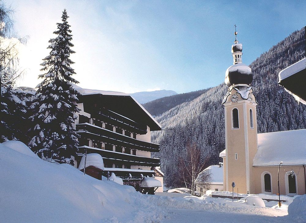 Winterurlaub zum Jahreswechsel 2026/27 in Flirsch – Berghotel Basur