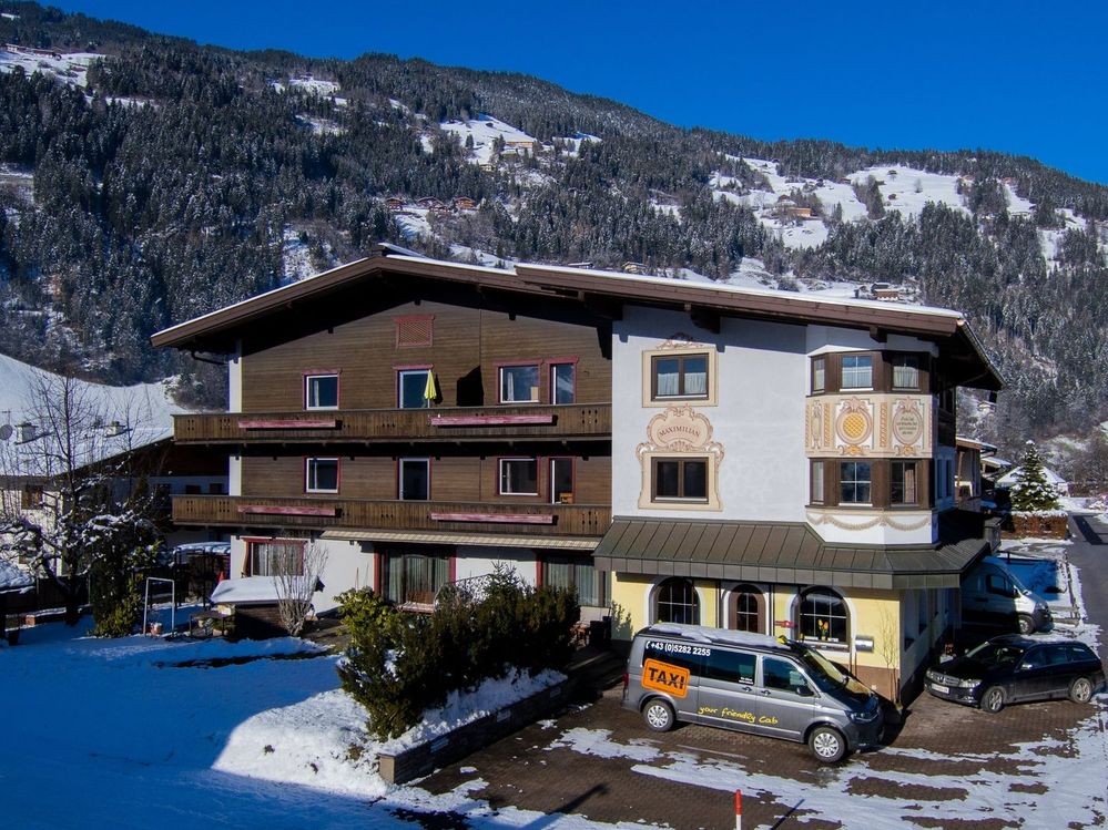 Skiferien über Silvester 2026/27 im Hotel Garni Maximilian in Zell am Ziller