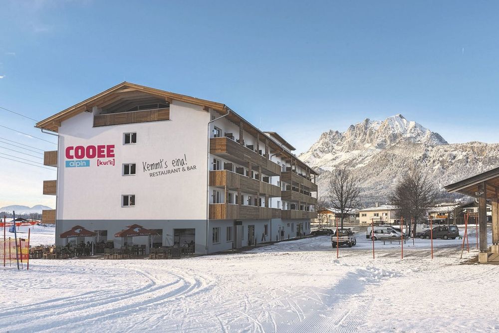 Silvesterurlaub mit Skipass 2026/27 im COOEE alpin Hotel Kitzbüheler Alpen in St. Johann in Tirol