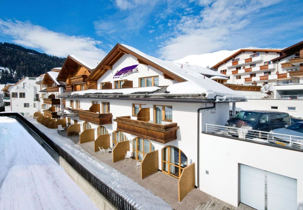 Wellnessurlaub über Silvester in den Bergen 2026/27 im Hotel Amadeus Micheluzzi in Serfaus