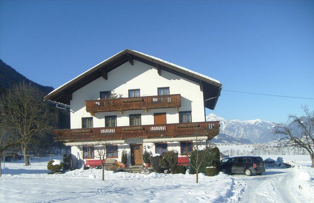 Silvesterurlaub mit Skipass 2026/27 in der Pension Erlerhof in Ried im Zillertal